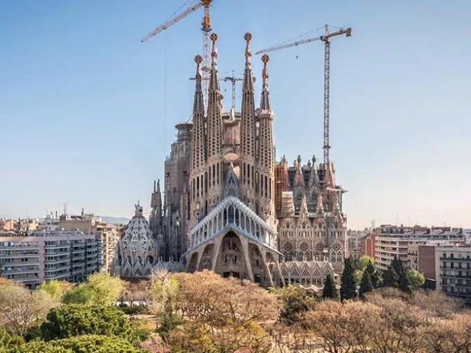 Baubeginn Fur Marienturm Der Basilika Sagrada Familia