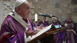 Papst Franziskus predigt in den Priscilla-Katakomben am 2. November 2019 / Vatican Media / CNA Deutsch