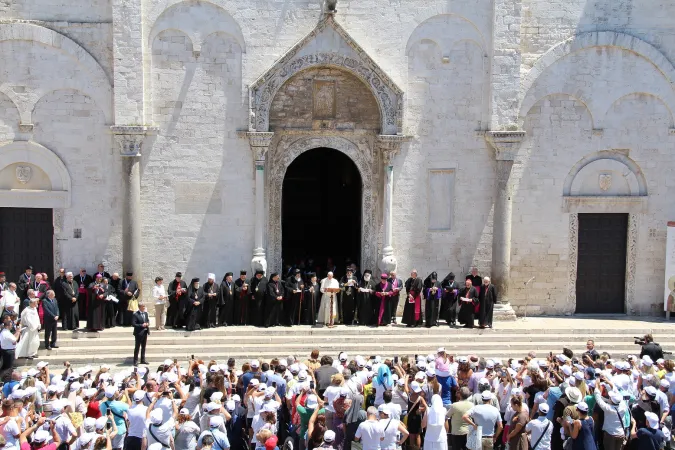 Gemeinsames Gebet für den Frieden in Bari mit Papst Franziskus am 7. Juli 2018