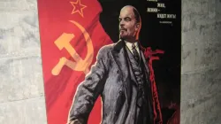 Kommunistisches Poster mit Wladimir Lenin. / Dennis Goedegebuure via Flickr (CC BY-ND 2.0)