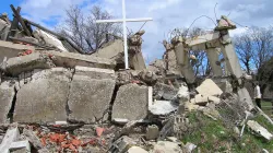 Zerstörtes Pfarrzentrum in der Diözese Mostar. / Kirche in Not