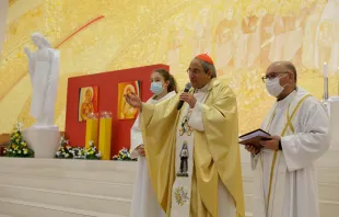 Kardinal Antonio Marto während der Heiligen Messe am 20. Februar in der Basilika der Allerheiligsten Dreifaltigkeit in Fatima  / Santuario de Fatima