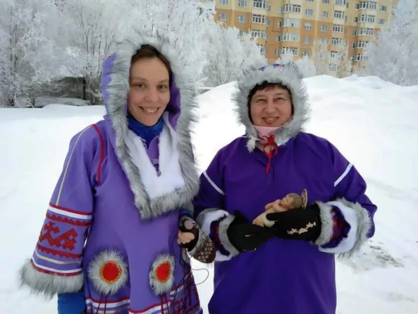 Angeliken-Schwestern in Surgut im sibirischen Winter.