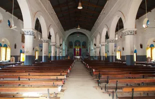 Innenraum der Kathedrale in Ouagadougou, Burkina Faso / Sputniktilt / Wikimedia (CC BY-SA 3.0)