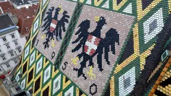 Das Wappen der Republik Österreich und der Bundeshauptstadt Wien am Albertinischen Chordach des Stephansdoms / Bwag / Wikimedia (CC BY-SA 4.0)