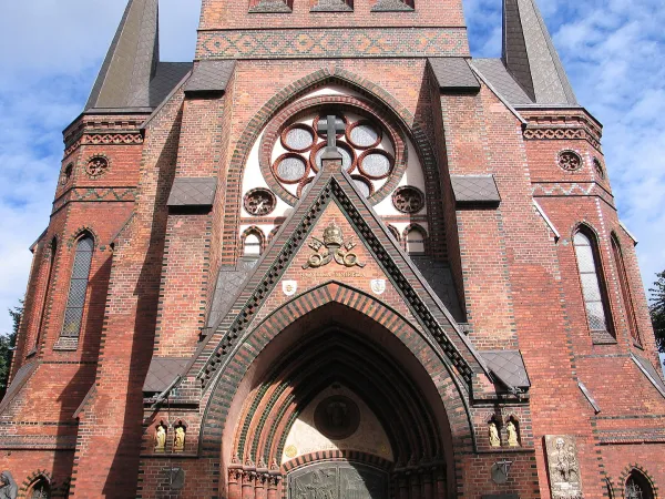 Die neugotische Johanneskirche wurde 2008 von Papst Benedikt XVI.die Kirche in den Rang einer Basilica minor erhoben.