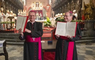 Erzbischof Tadeusz Wojda und Bischof Georg Bätzing / Deutsche Bischofskonferenz / Rafael Ledschbor