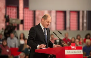 Olaf Scholz bei einem Parteitag der SPD / Olaf Kosinsky / Creative Commons Attribution-Share Alike 3.0 de