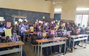 Schule für Binnenflüchtlinge in Burkina Faso / Kirche in Not