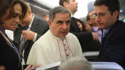 Kardinal Giovanni Angelo Becciu im Jahr 2015 / Alan Holdren / CNA Deutsch