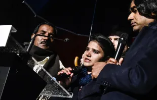 Eisham Ashiq, Tochter von Asia Bibi, bei einer Kundgebung von "Kirche in Not" im Februar 2018 in Rom. / Kirche in Not