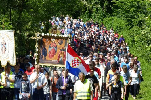 Wallfahrt katholischer Kroaten im Erzbistum Vrhbosna / Kirche in Not 