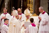 Bischöfe sollen erst einmal beten, sind nicht für Wirtschaft und Politik bestimmt: Papst