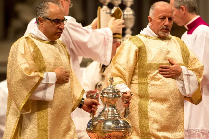Die Heiligen Öle: Chrisam-Messe im Petersdom am 29. März 2018