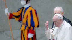 Papst Franziskus bei der Generalaudienz am 2. März 2022. / CNA Deutsch / Daniel Ibanez 