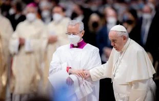 Papst Franziskus im Petersdom am "Weißen Sonntag", dem Fest der Göttlichen Barmherzigkeit, 24. April 2022  / Daniel Ibáñez / CNA Deutsch 