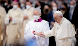 Papst Franziskus im Petersdom am "Weißen Sonntag", dem Fest der Göttlichen Barmherzigkeit, 24. April 2022  / Daniel Ibáñez / CNA Deutsch 