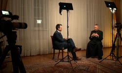 Erzbischof Georg Gänswein im Gespräch mit EWTN-Korrespondent Rudolf Gehrig am 20. Januar 2026 in Vilnius (Litauen). / Tim Hotzelmann / EWTN