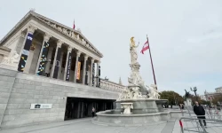 Parlament Österreich in Wien / Screenshot von YouTube