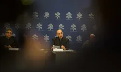 Kardinal Victor Manuel Fernández bei einer Pressekonferenz in Rom am 17. Mai 2024. / Rudolf Gehrig / CNA Deutsch