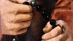 Rosenkranz: Ausschnitt eines Gemäldes von Bartholomäus Bruyn dem Älteren  / Wikimedia / Wallraf-Richartz Museum, Köln / Gemeinfrei 