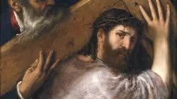 Christus trägt das Kreuz. Das Gemälde von Tizian entstand um 1565 / Prado / Wikimedia (CC0) 