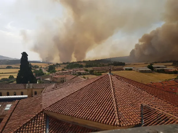 Brand vom Kloster Santo Domingo de Silos aus gesehen