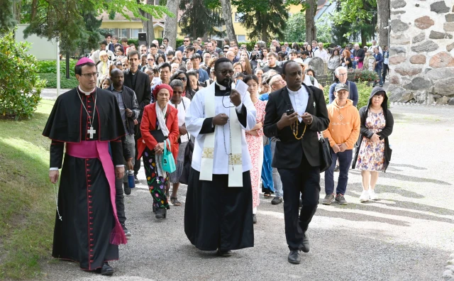 Die Kirche in Finnland ist winzig, wächst aber deutlich