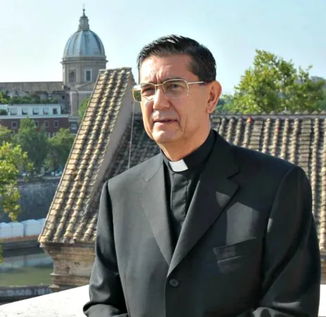 Katholischer Bischof, ehemaliger Missionar im Sudan, Professor für Islamwissenschaften, Ordensmann der Comboni-Missionare: Bischof Miguel Ángel Ayuso Guixot.