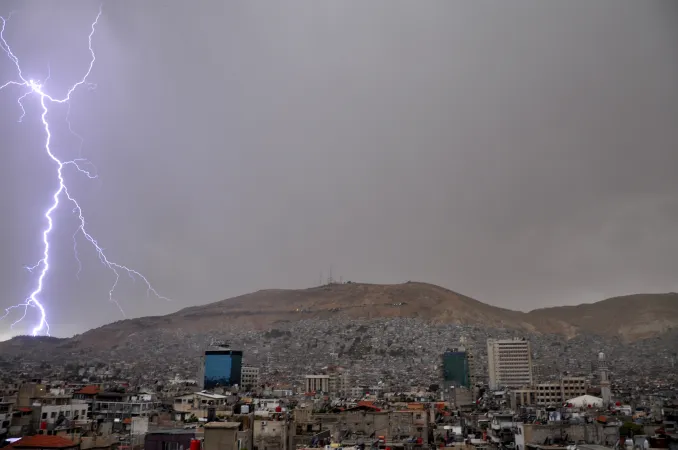Blitzschlag über Damaskus