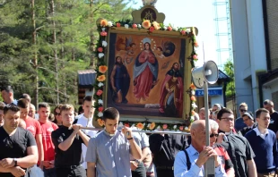 Katholiken im Erzbistum Vrhbosna bei einer Prozession / Kirche in Not