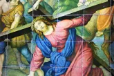 Der Kreuzweg: 3. Station – Jesus fällt das erste Mal unter dem Kreuz