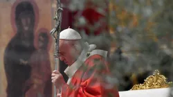 Papst Franziskus im Petersdom am Palmsonntag, 5. April 2020 / Vatican Media 