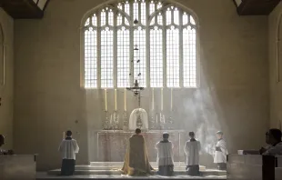 Adoremus in aeternum: Anbetung des Allerheiligsten Altarsakraments bei den Blackfriars in Oxford. / Lawrence OP / Flickr (CC BY-NC-ND 2.0)