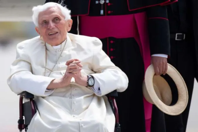 Benedikt XVI. vor seinem Abflug aus München am 22. Juni 2020