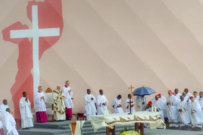 Papst Franziskus feiert die heilige Messe in Maputo am 6. September 2019
