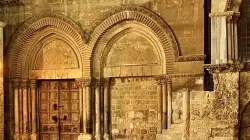 Geschlossene Tür an der Grabeskirche in Jerusalem / Hynek Moravec / Wikimedia (CC BY-SA 2.5)