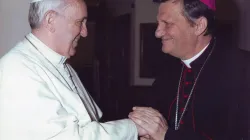 Papst Franziskus und Bischof Mario Grech / Diözese Gozo / Vatican Media via Facebook