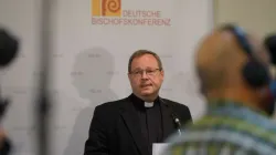 Bischof Georg Bätzing von Limburg bei der Pressekonferenz zum Auftakt der Vollversammlung der Bischöfe in Fulda am 22. September 2020. / Rudolf Gehrig / CNA Deutsch
