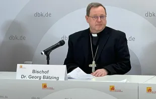 Bischof Georg Bätzing bei der Abschluss-Pressekonferenz der Frühjahrs-Vollversammlung der deutschen Bischofskonferenz / Martin Rothweiler / EWTN.TV