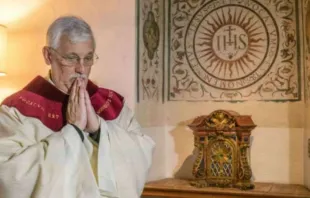 Pater Arturo Sosa SJ, Generaloberer der Jesuiten, vor der Feier der heiligen Messe in der Kirche "Gesu" in Rom am 15. Oktober 2016 / GC36 via Flickr