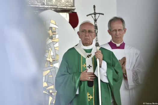 Papst Franziskus bei der Feier der heiligen Messe am Flughafengelände Las Palmas (Peru) am 21. Januar 2018. / Vatican Media