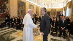 Papst Franziskus beim Treffen mit Mitgliedern der italienischen Anti-Mafia und Anti-Terror-Behörde am 23. Januar 2017. / L'Osservatore Romano