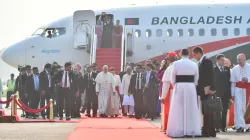 Papst Franziskus ist in Bangladesch gelandet / CNA / L'Osservatore Romano