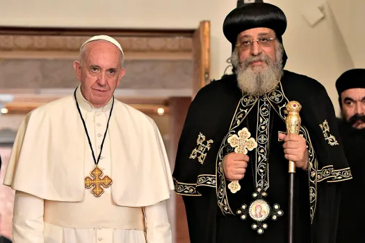 Papst Franziskus und Patriarch Tawadros II. am 28. April 2017 / L'Osservatore Romano