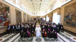 Papst Franziskus mit Vertretern der Päpstlichen Akademie für das Leben am 20. Februar 2023 / Vatican Media