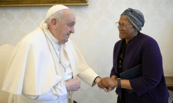 Papst Franziskus am 16. Januar 2025 mit Nosipho Nausca-Jean Jezile / Vatican Media