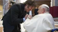 Papst Franziskus und Javier Milei am 11. Februar 2024 / Vatican Media
