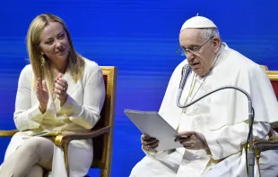 Papst Franziskus mit Giorgia Meloni, 12. Mai 2023 / Vatican Media