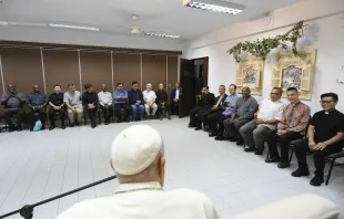 Papst Franziskus mit Jesuiten in Singapur / Vatican Media